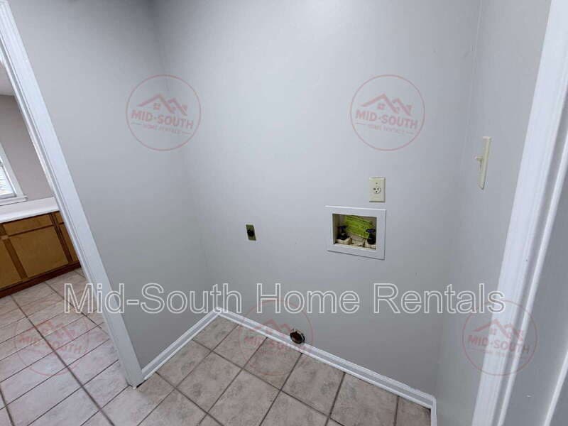Cordova House: 8685 Sandy Hill Cove E.