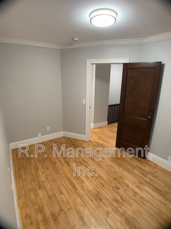 Saint Paul Condo: 1150 Central Ave W