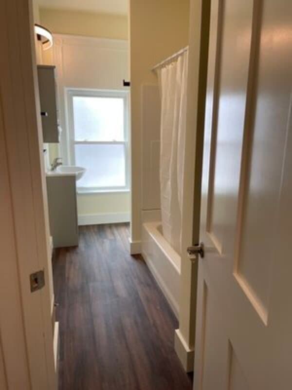 Burlington Condo: 15 Hungerford Terrace, Unit 2