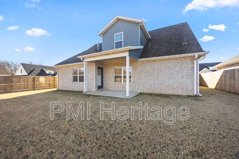 Bentonville House: 5802 Southwest Teppee Avenue