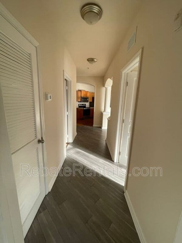 Jacksonville Condo: 8290 Gate Parkway W