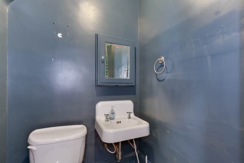 Portsmouth House: 1051 Naval Ave