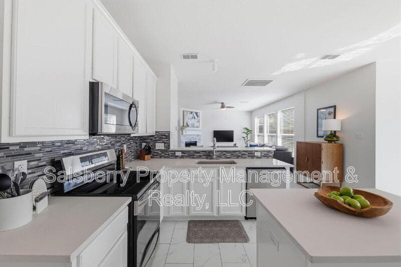 Fort Worth House: 4943 Sunset Ridge Drive