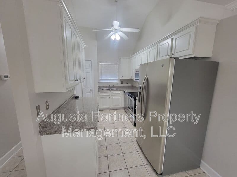 Grovetown House: 392 Bowen Falls