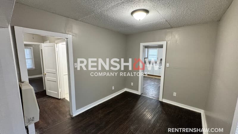 Memphis House: 1351 Salem St