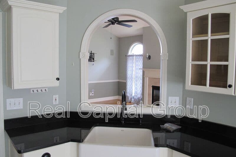 Loudonville House: 26 Cheshire Way