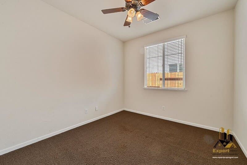 Lincoln House: 1836 Portello Way