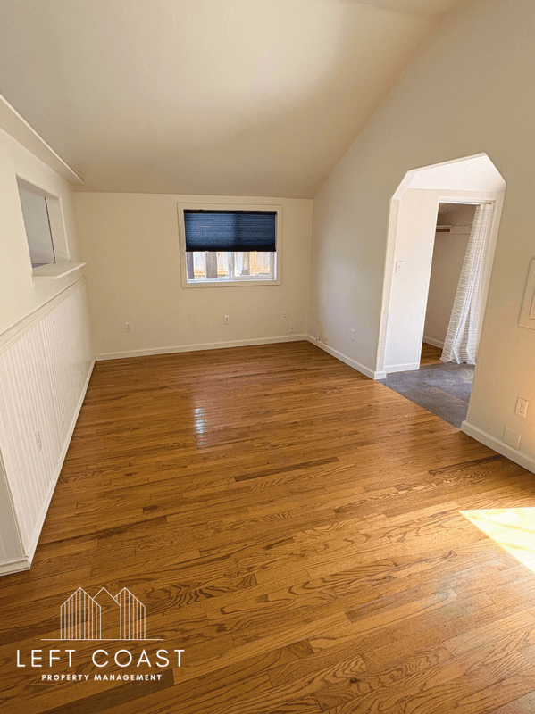 Lincoln City House: 6239 Southwest Jetty Avenue