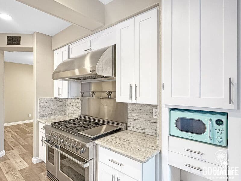 Oceanside House: 1124 Brighton Dr