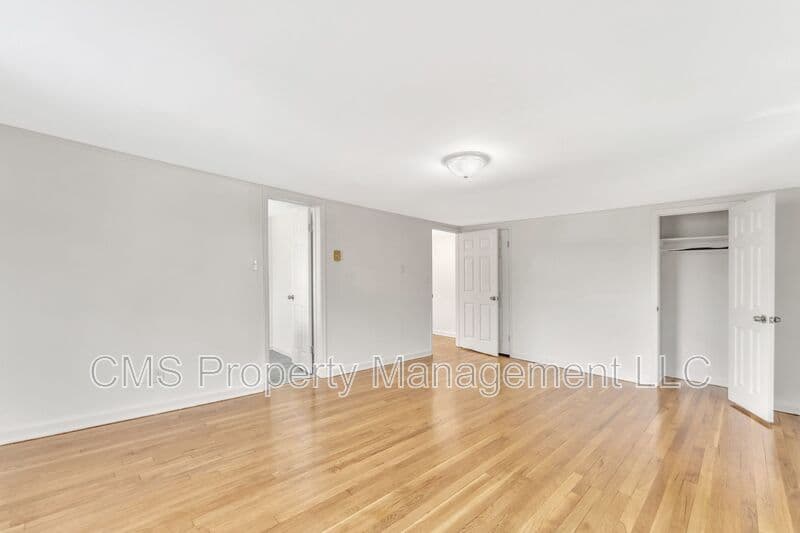 Jamesburg Condo: 37 Hooker St