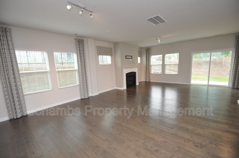 Apex Townhome: 1107 Doe Blossom Ln