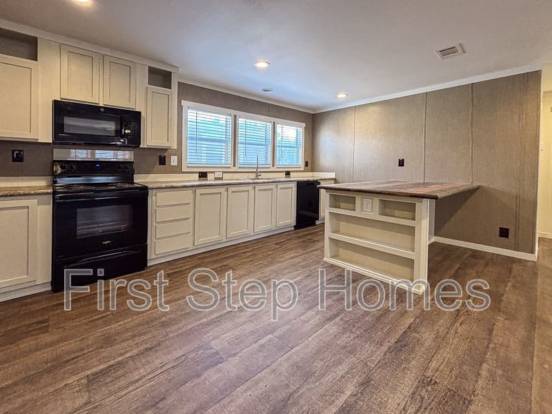 Tyler House: 1402 Cotopaxi St