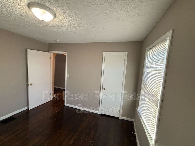 Hamilton House: 1255 Hooven Avenue