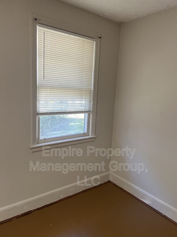 Columbia House: 59 Guernsey Drive