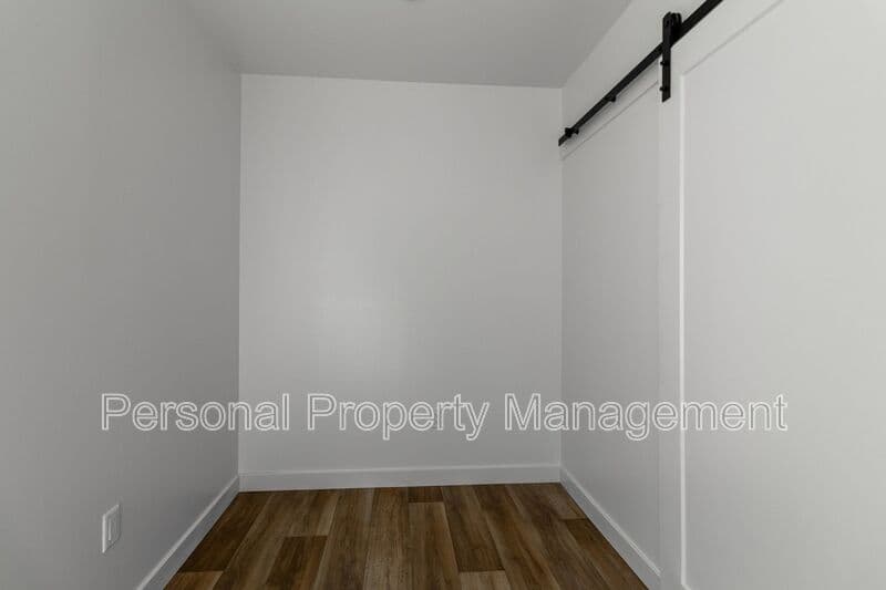 Vancouver Condo: 8005 NE 32nd St
