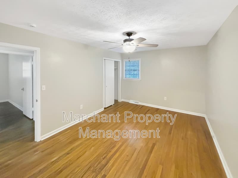 Taylors House: 15 Wood Circle