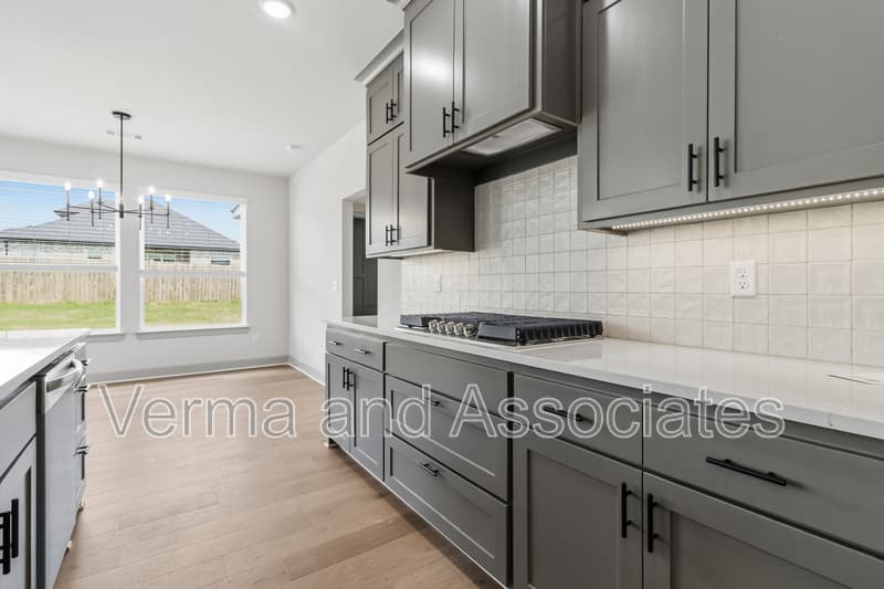 Centerton House: 1041 Whistler St