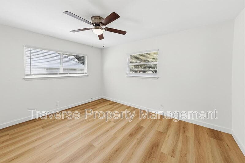 Fort Worth House: 5605 Wimbleton Way
