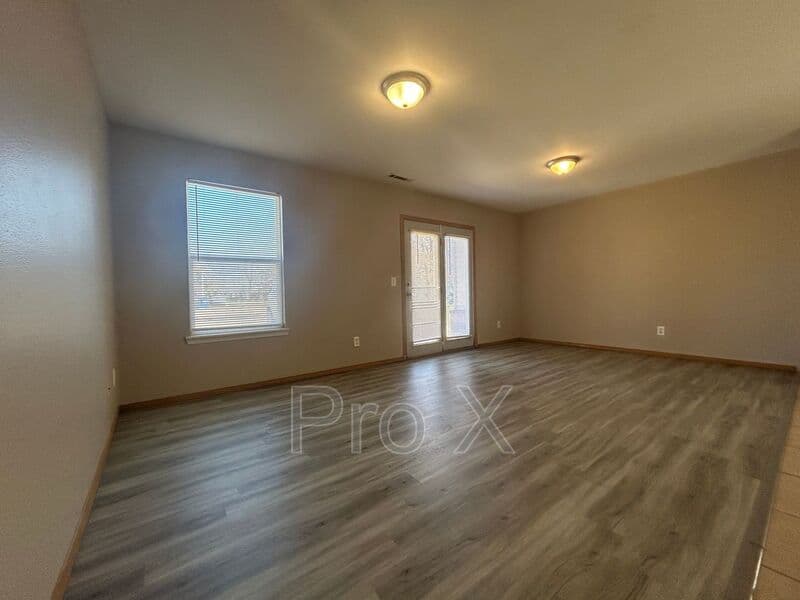 Springdale House: 316 Erin Place