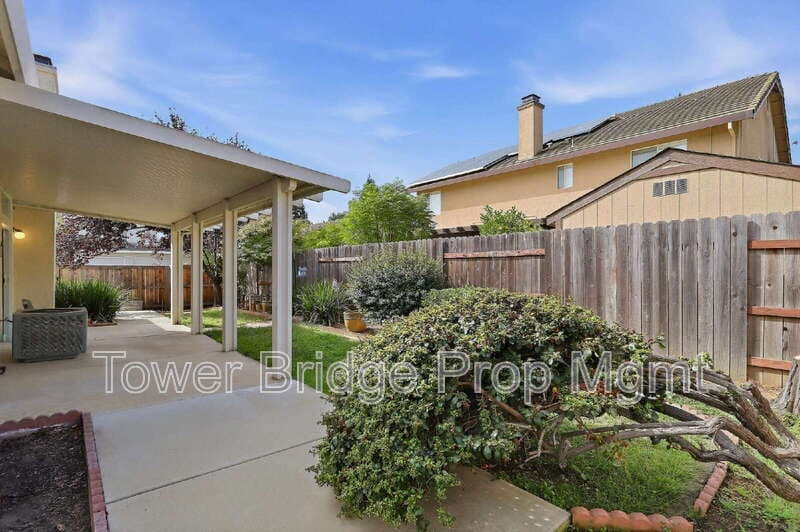 Elk Grove House: 8992 Panamint Ct