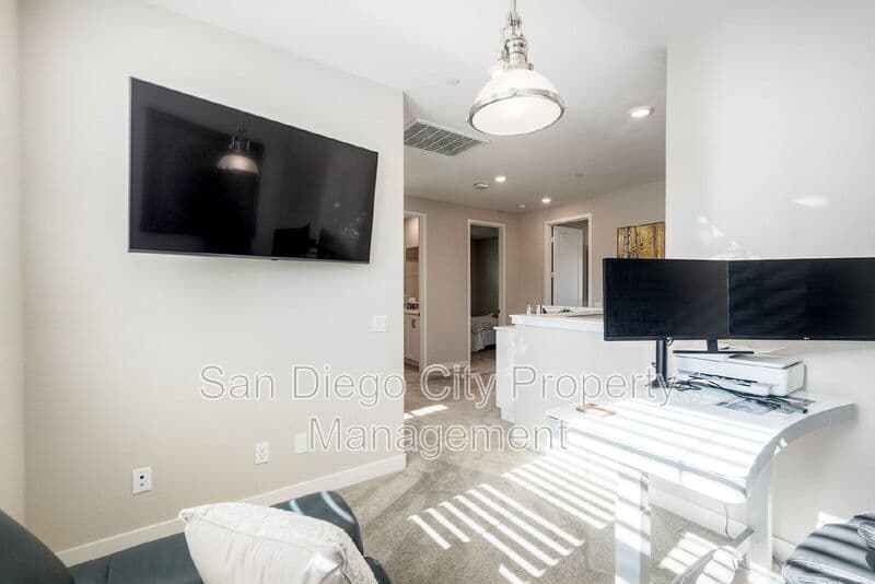 Carlsbad House: 1817 Artemisia Ct