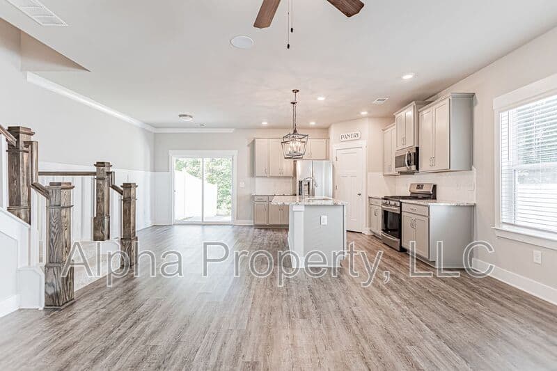 Greer Townhome: 38 Grey Oak Trl