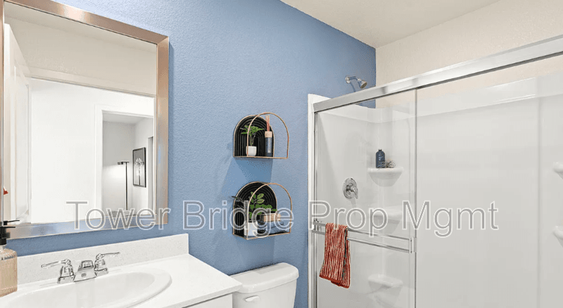 Roseville House: 2033 Blue Star Drive