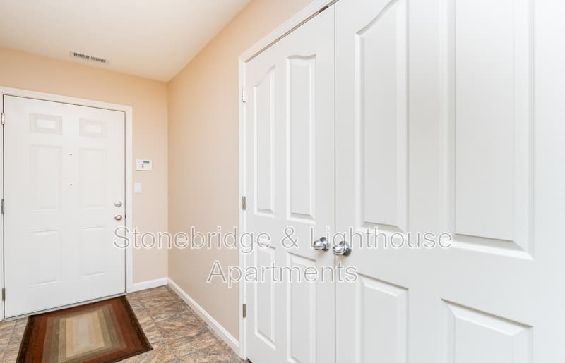 Jeffersonville Condo: 201 Stonebench Circle