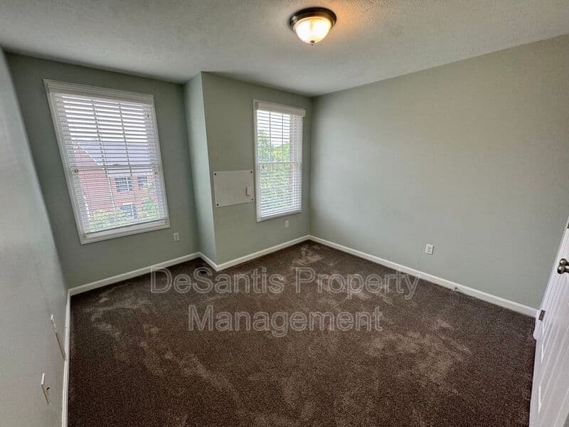 Wexford Townhome: 307 Marshall Heights Drive