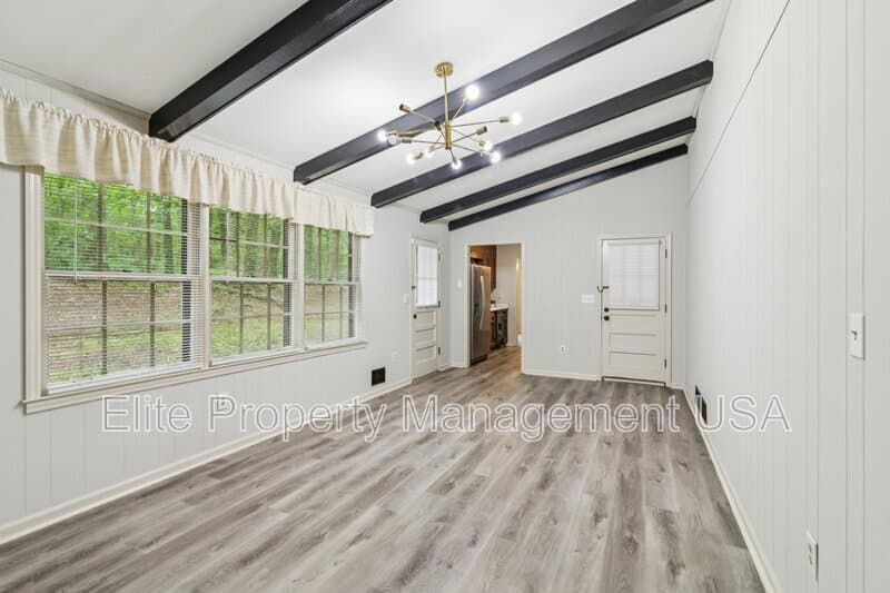 Atlanta House: 2600 Lantern Lane