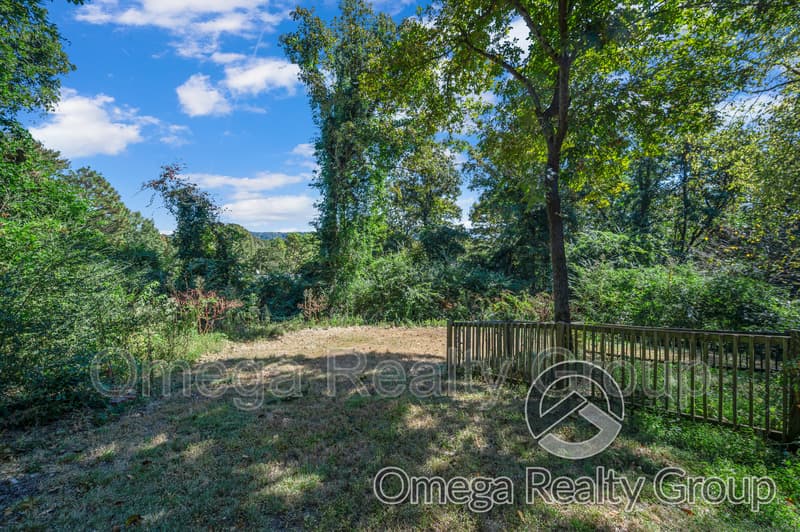 Alabaster House: 514 Navajo Cir