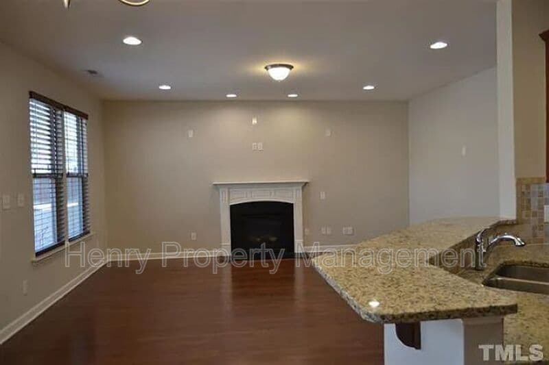 Apex House: 856 Bay Bouquet Lane
