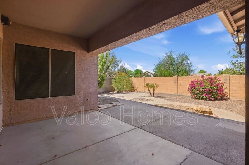 Gilbert House: 526 E Sheffield Ave