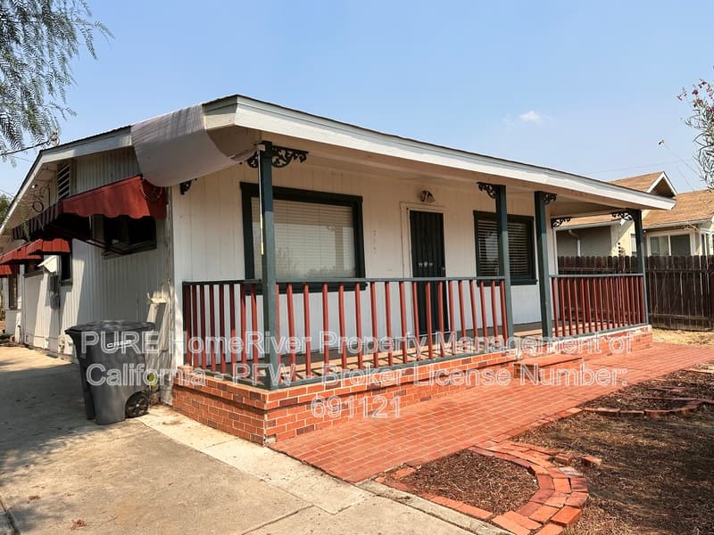 Lake Elsinore House: 703 W Limited Ave