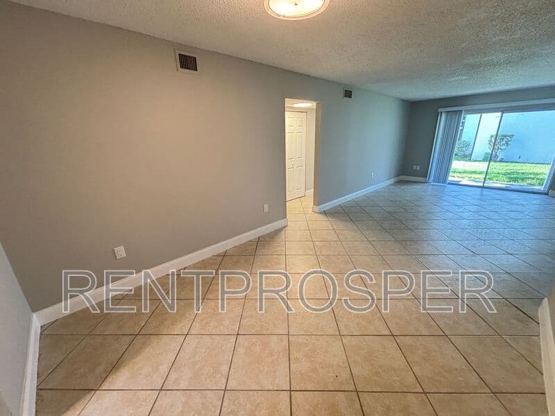 Orlando Condo: 4207 S. Semoran Blvd
