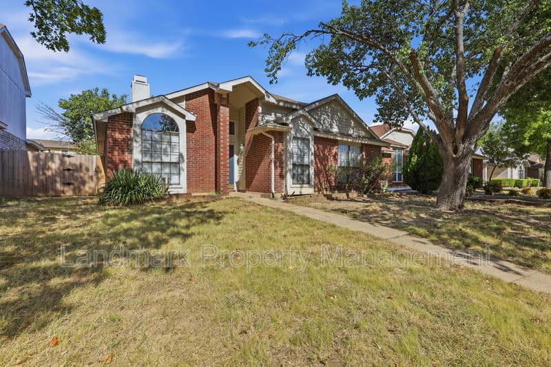 Cedar Hill House: 508 Sims Drive