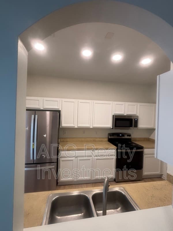 Charlotte Townhome: 2128 Whispering Way