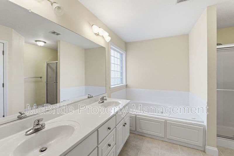 Evans House: 330 Gardenia Drive
