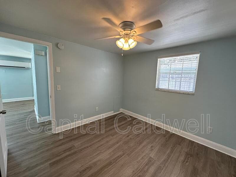 Dunedin House: 425 Milwaukee Ave