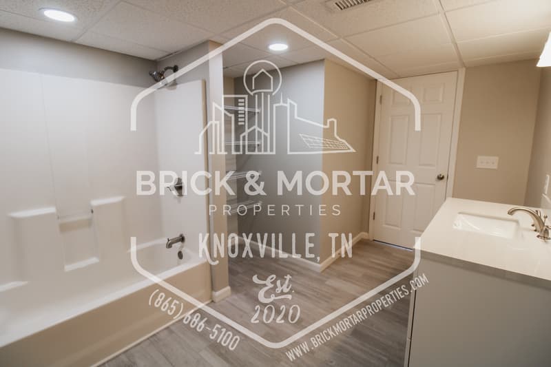 Maryville House: 1731 Lively Road