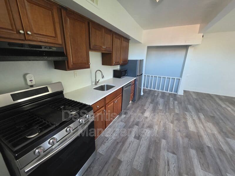 East Liberty Condo: 621-623 Lincoln Avenue