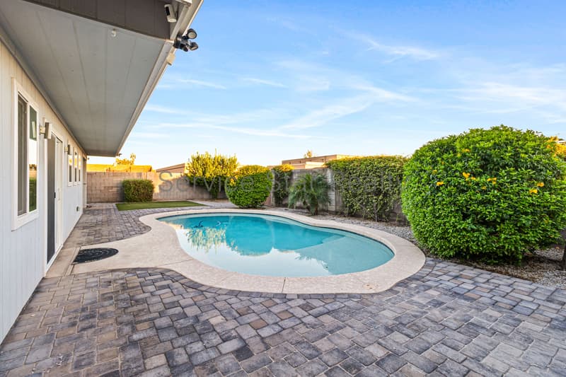 Chandler House: 1113 W Oakland St
