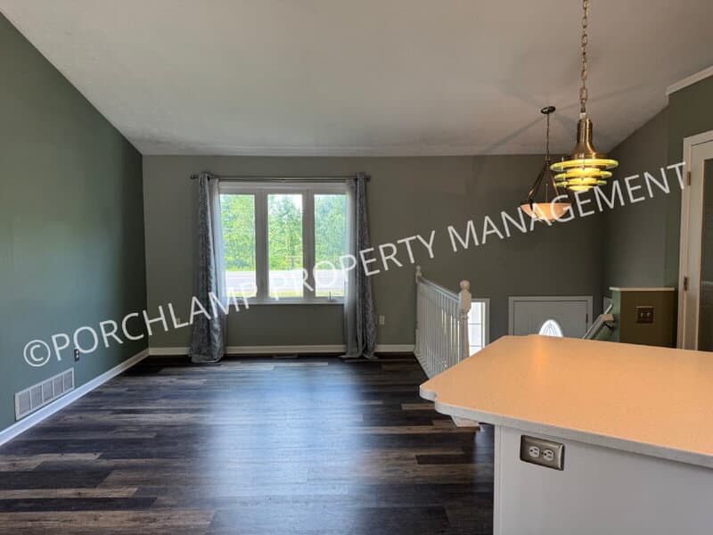 Grand Rapids House: 6235 Cascade Road Southeast