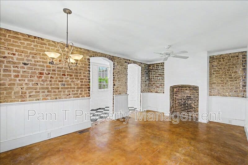 Savannah Condo: 521 E Harris St