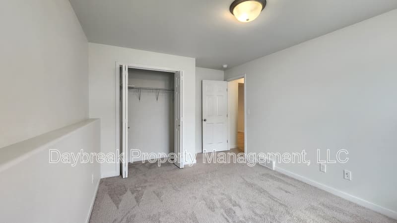 Fargo House: 2584 66th Avenue South