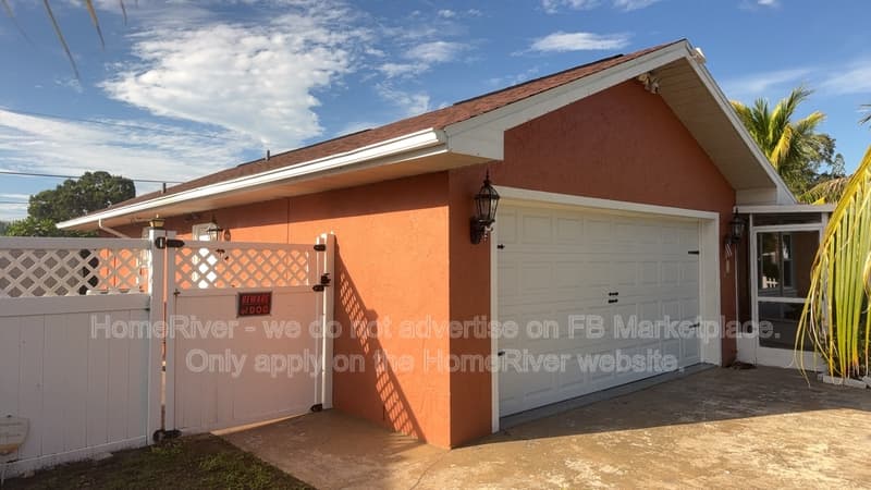 Fort Myers House: 9032 Pomelo Rd W