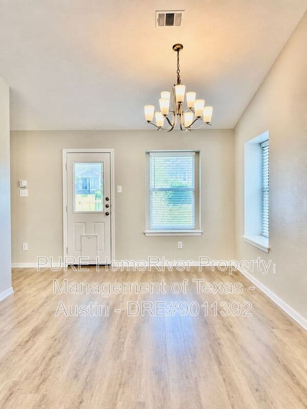 Round Rock House: 932 Monadale Trl
