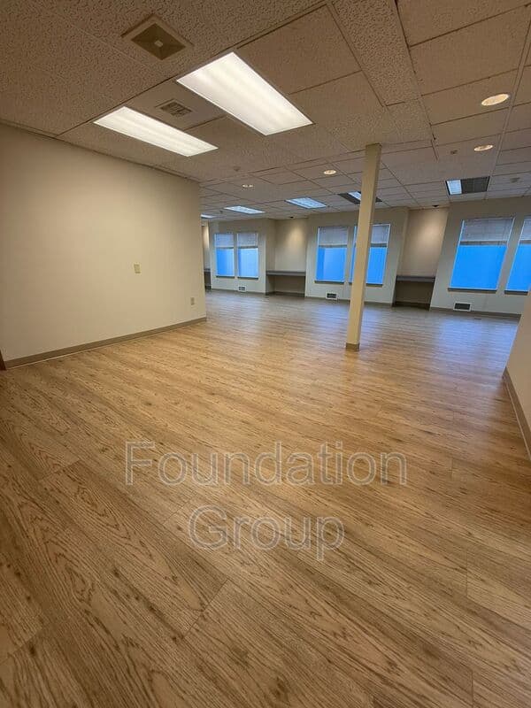 Seattle House: 9400 Roosevelt Way NE