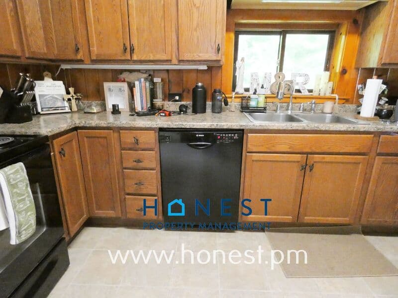 Augusta House: 89 Allenwood Park Road
