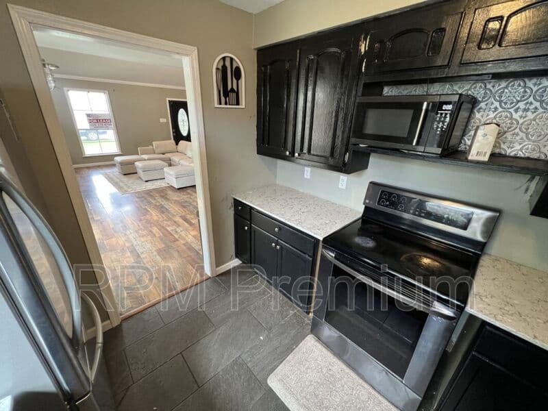 Denham Springs House: 8725 Fairoaks St